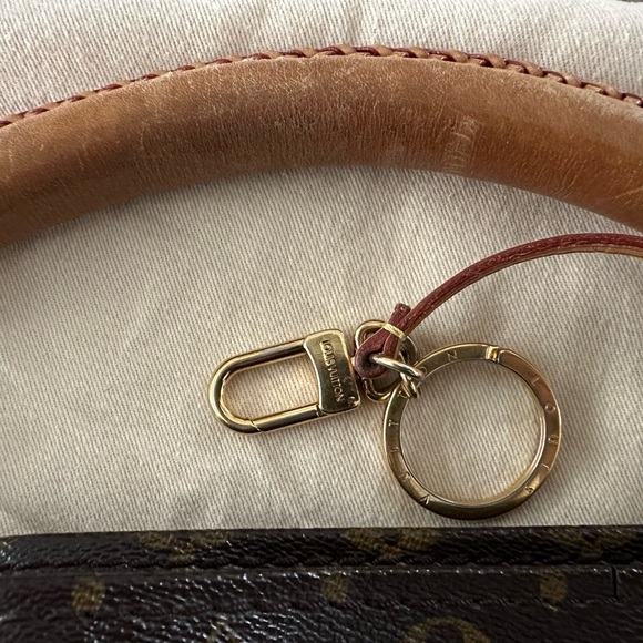 Louis Vuitton Artsy MM - Picture 2 of 8